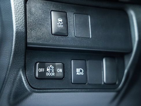 Certified 2022 Toyota Tacoma SR5 AWD/4WD image 40