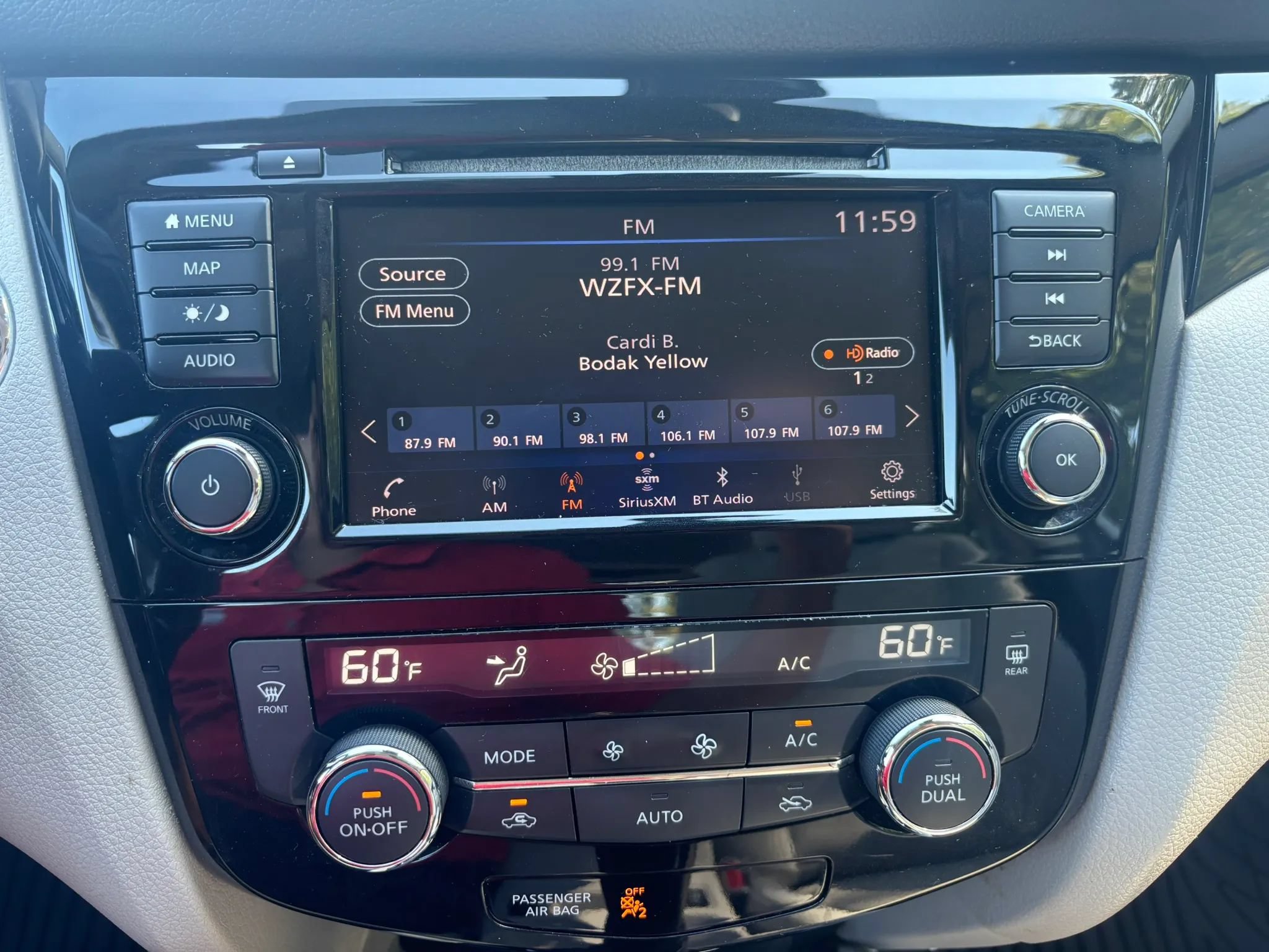 Used 2019 Nissan Rogue Sport SV w/ Technology Package AWD/4WD image 17