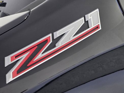 Used 2021 Chevrolet Silverado 1500 LT image 11