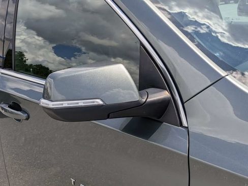 Used 2023 Chevrolet Traverse LT w/ LPO, Floor Liner Package FWD image 9