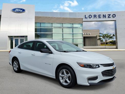 Used 2018 Chevrolet Malibu LS FWD image 3