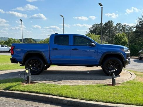 Used 2025 Chevrolet Colorado Trail Boss AWD/4WD image 8