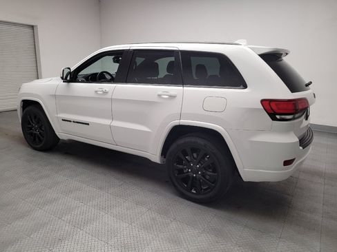 Used 2019 Jeep Grand Cherokee Altitude RWD image 3