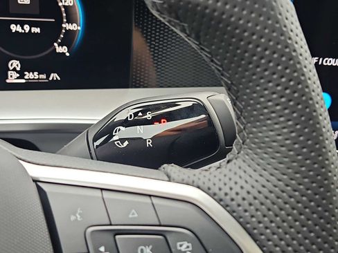 New 2025 Volkswagen Tiguan SE R-Line image 15