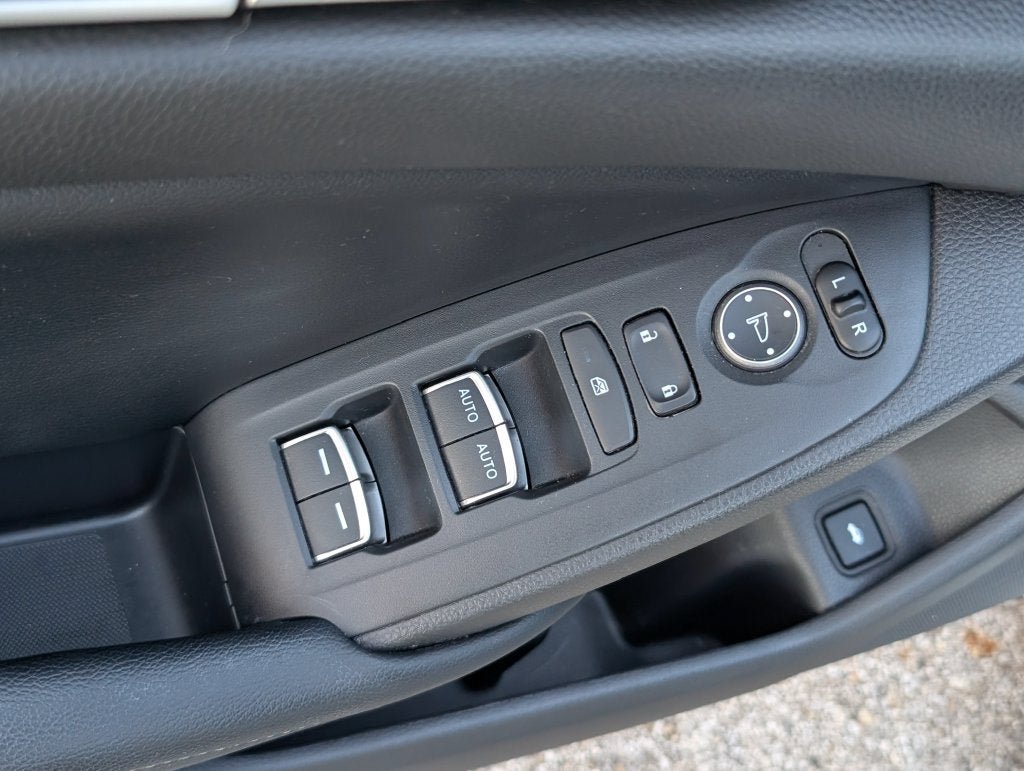 Used 2018 Honda Accord Sport image 11