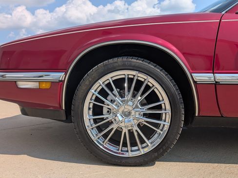 Used 1990 Buick Riviera Coupe FWD image 28