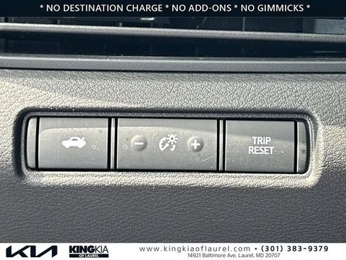 Used 2025 Nissan Altima 2.5 SV FWD image 14
