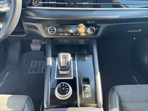 Used 2023 Mitsubishi Outlander SE image 20