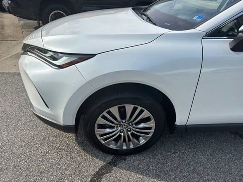 Used 2024 Toyota Venza Limited AWD/4WD image 3