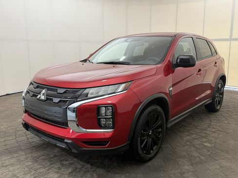Used 2025 Mitsubishi Outlander Sport LE AWD/4WD image 3