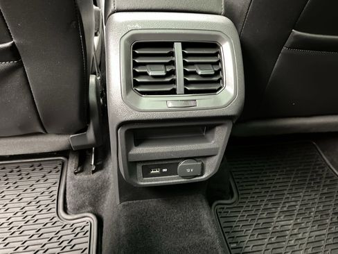 Used 2019 Volkswagen Tiguan SEL Premium R-Line image 12