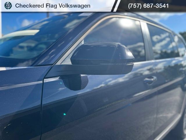 Used 2023 Volkswagen Atlas SE w/ Black Wheel Package FWD image 2