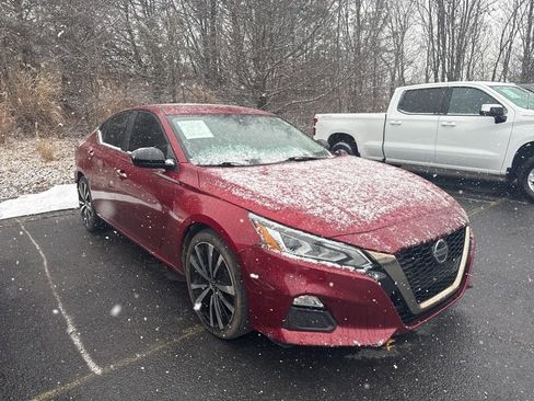 Used 2021 Nissan Altima 2.5 SR image 1