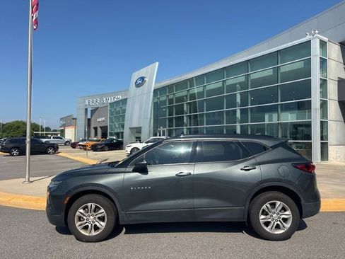 Used 2020 Chevrolet Blazer LT FWD image 2