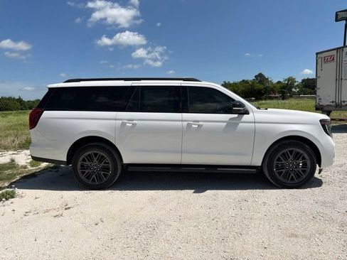 New 2026 Ford Expedition Max Platinum w/ Stealth Appearance Package AWD/4WD image 8