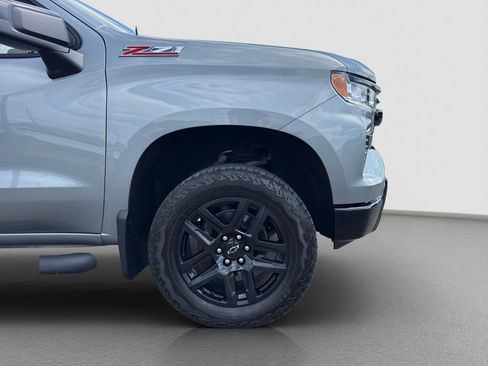Used 2025 Chevrolet Silverado 1500 LT Trail Boss w/ Convenience Package II AWD/4WD image 20