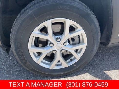 Used 2024 Jeep Grand Cherokee L Limited AWD/4WD image 10