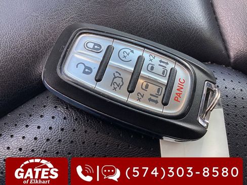 Used 2023 Chrysler Pacifica Touring-L image 31