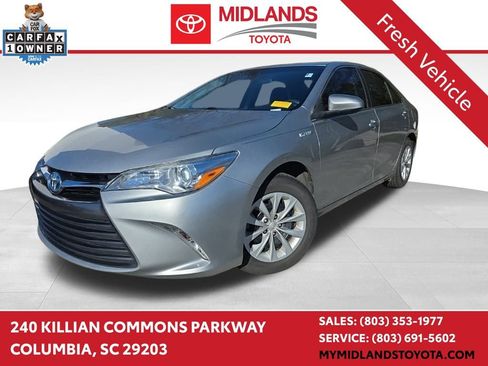 Used 2016 Toyota Camry LE image 1