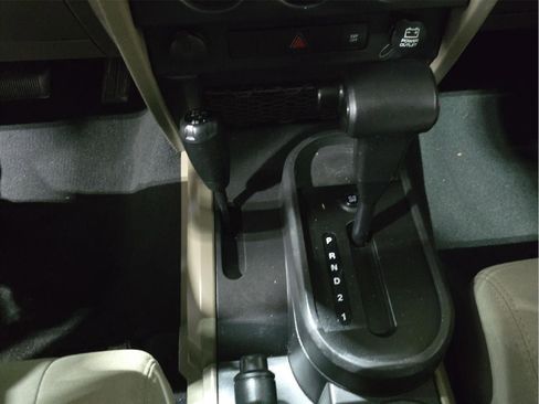 Used 2009 Jeep Wrangler Unlimited Sahara w/ Mopar Chrome Edition Group image 15