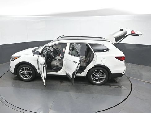 Used 2017 Hyundai Santa Fe AWD image 49