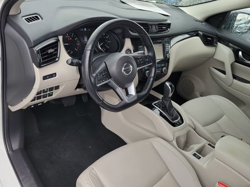 Certified 2022 Nissan Rogue Sport SL w/ Premium Package FWD image 19