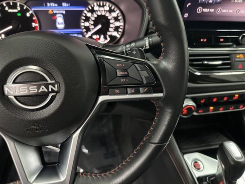 Used 2023 Nissan Altima 2.5 SR w/ SR Premium Package image 16