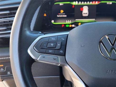 Used 2024 Volkswagen Atlas Cross Sport SEL R-Line image 8