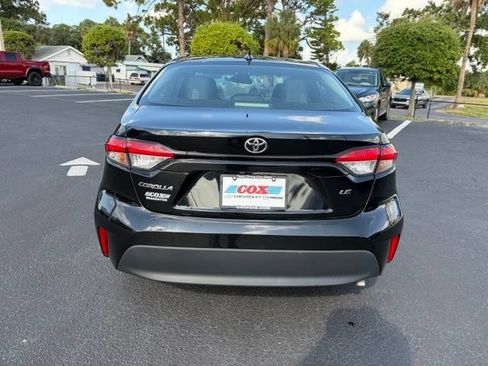Used 2024 Toyota Corolla LE FWD image 5