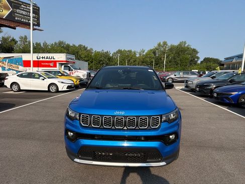 Used 2025 Jeep Compass Limited AWD/4WD image 4