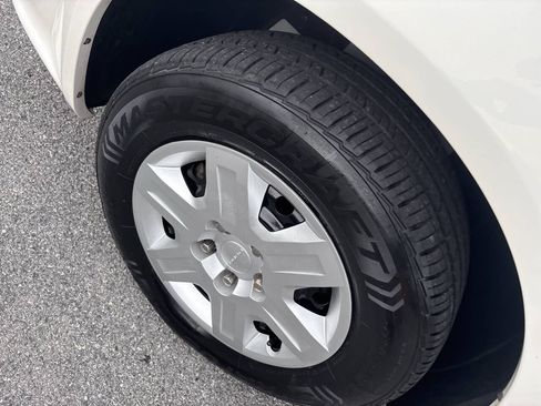 Used 2013 Dodge Grand Caravan American Value Package FWD image 16