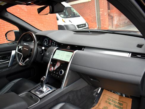 Used 2021 Land Rover Discovery Sport SE image 20