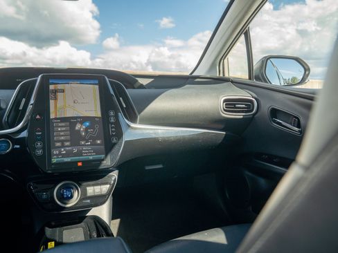 Used 2022 Toyota Prius Prime Limited FWD image 20