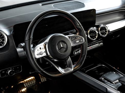 Used 2023 Mercedes-Benz EQB 300 4MATIC image 14