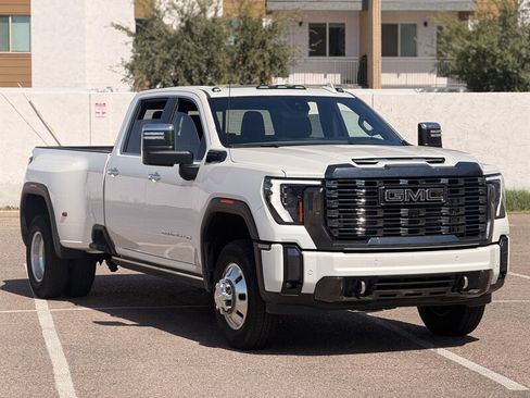 Used 2024 GMC Sierra 3500 Denali Ultimate AWD/4WD image 1
