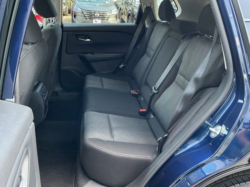 Used 2025 Nissan Rogue SV FWD image 15