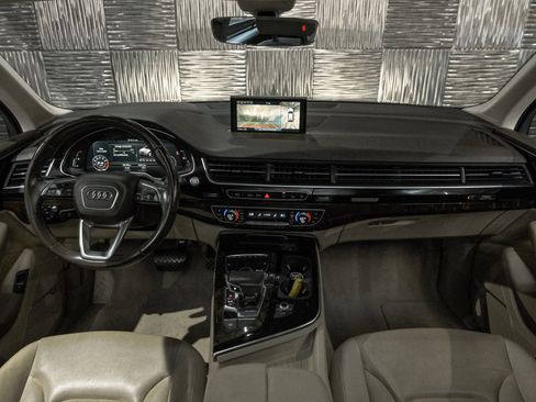 Used 2017 Audi Q7 3.0T Prestige w/ Prestige Package image 16