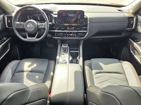 Used 2025 Nissan Pathfinder Platinum w/ Cargo Package AWD/4WD image 15