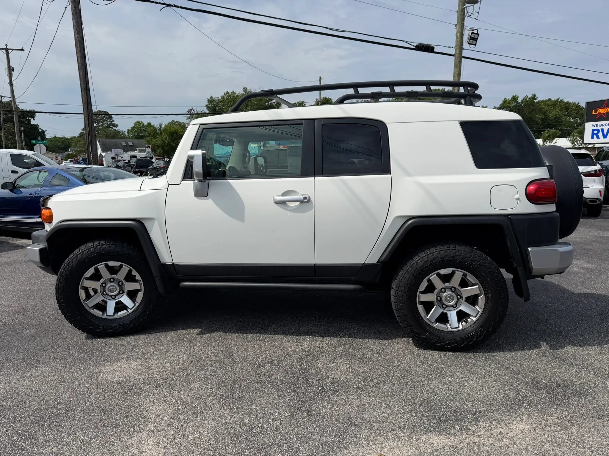 Used 2014 Toyota FJ Cruiser 4WD w/ Convenience Package image 6