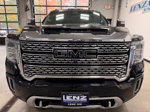 Used 2021 GMC Sierra 3500 Denali w/ Denali Black Diamond Edition image 4