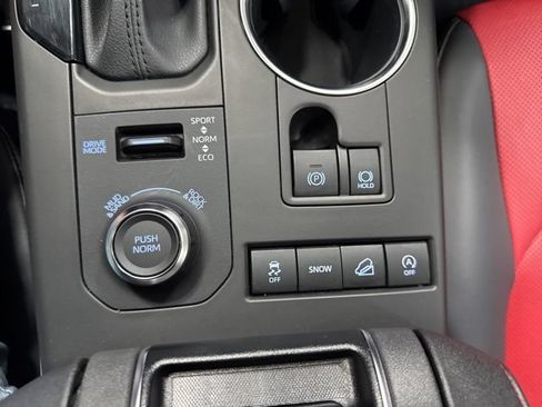 Used 2021 Toyota Highlander XSE AWD/4WD image 24