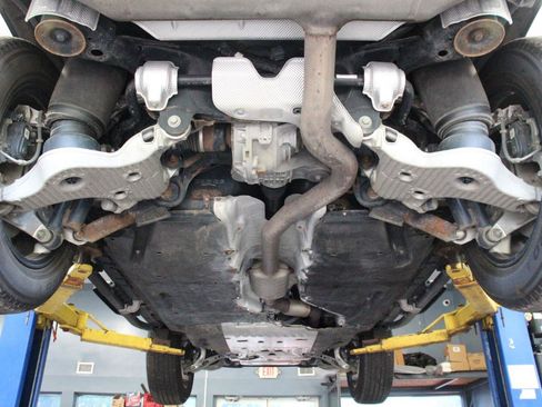 Used 2021 Land Rover Defender 110 X-Dynamic SE AWD/4WD image 97