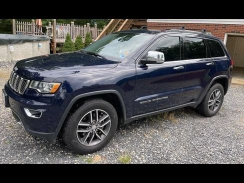 Used 2017 Jeep Grand Cherokee Limited w/ Trailer Tow Group IV AWD/4WD image 9