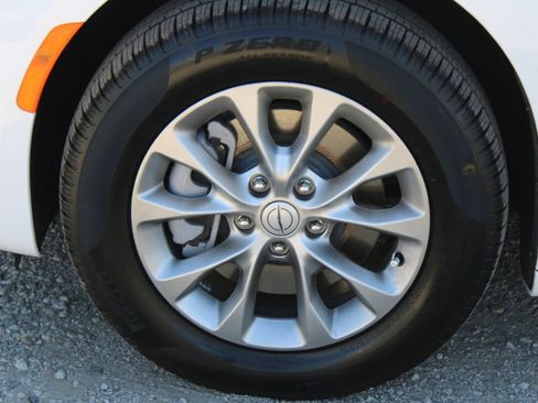 New 2026 Chrysler Pacifica Select image 8