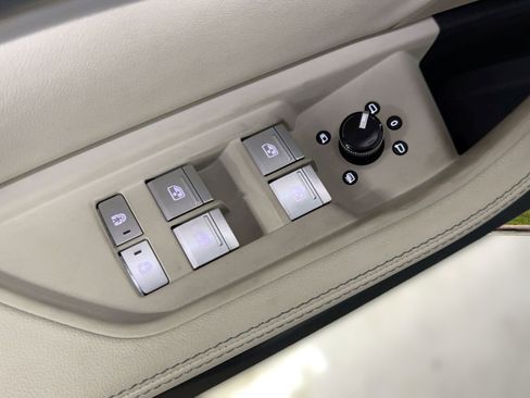 Used 2022 Audi e-tron Premium Plus w/ Premium Plus Package image 12