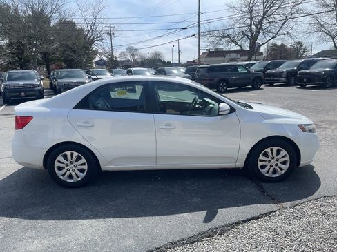 Used 2013 Kia Forte EX FWD image 4
