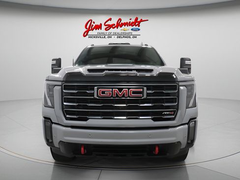 Used 2024 GMC Sierra 2500 AT4 w/ Technology Package AWD/4WD image 3
