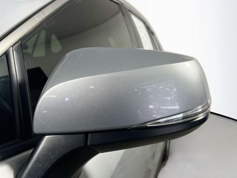 Used 2021 Toyota RAV4 XLE w/ Convenience Package FWD image 13