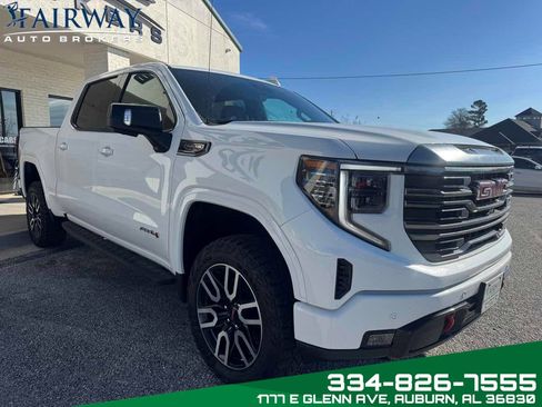 Used 2024 GMC Sierra 1500 AT4 w/ Technology Package image 4