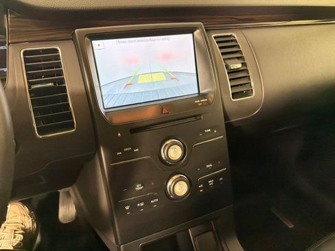 Used 2019 Ford Flex SEL FWD image 16